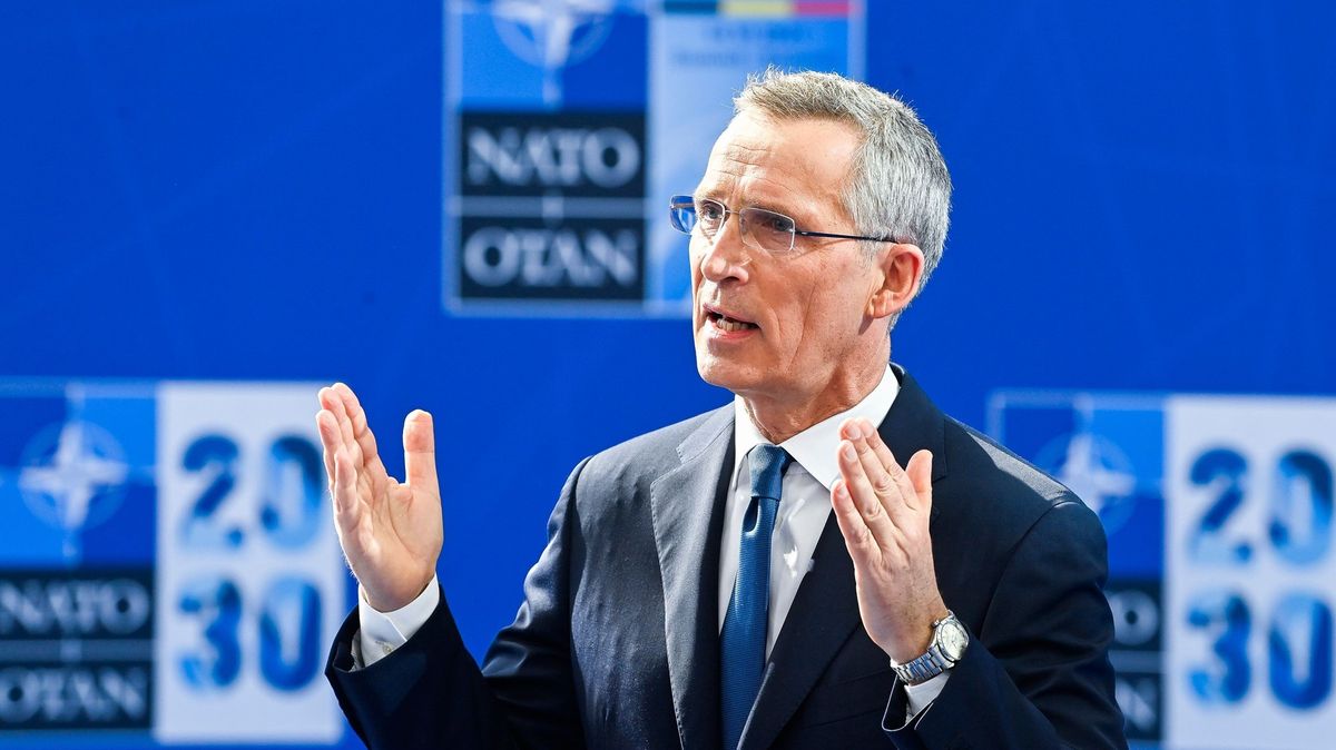 Třicítka lídrů jedná o budoucnosti NATO. V popředí zájmu je Rusko a Čína